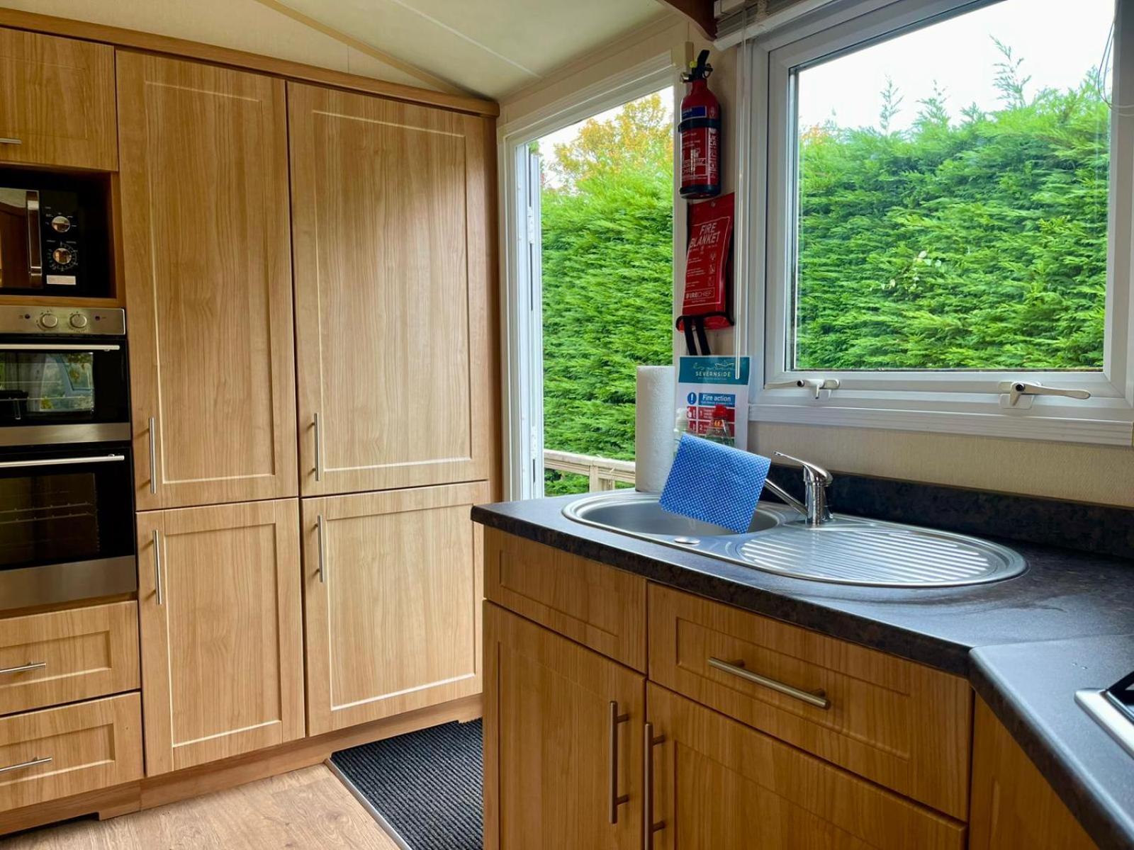 Severnside Boat And Caravan Park Gloucestershire - Caravan 1 Deerhurst Eksteriør bilde
